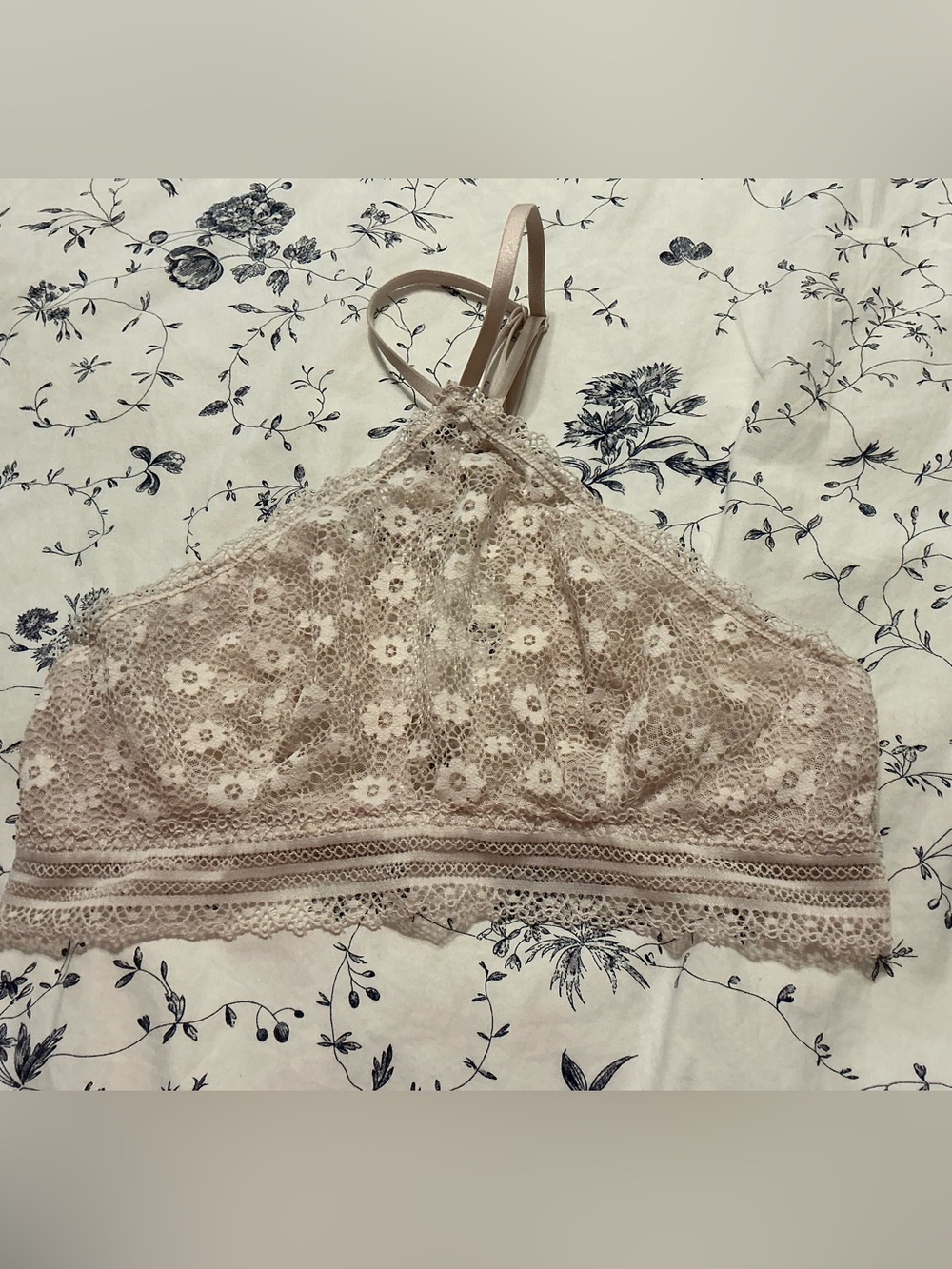 Victoria’s Secret Lace Floral Bralette in Cream